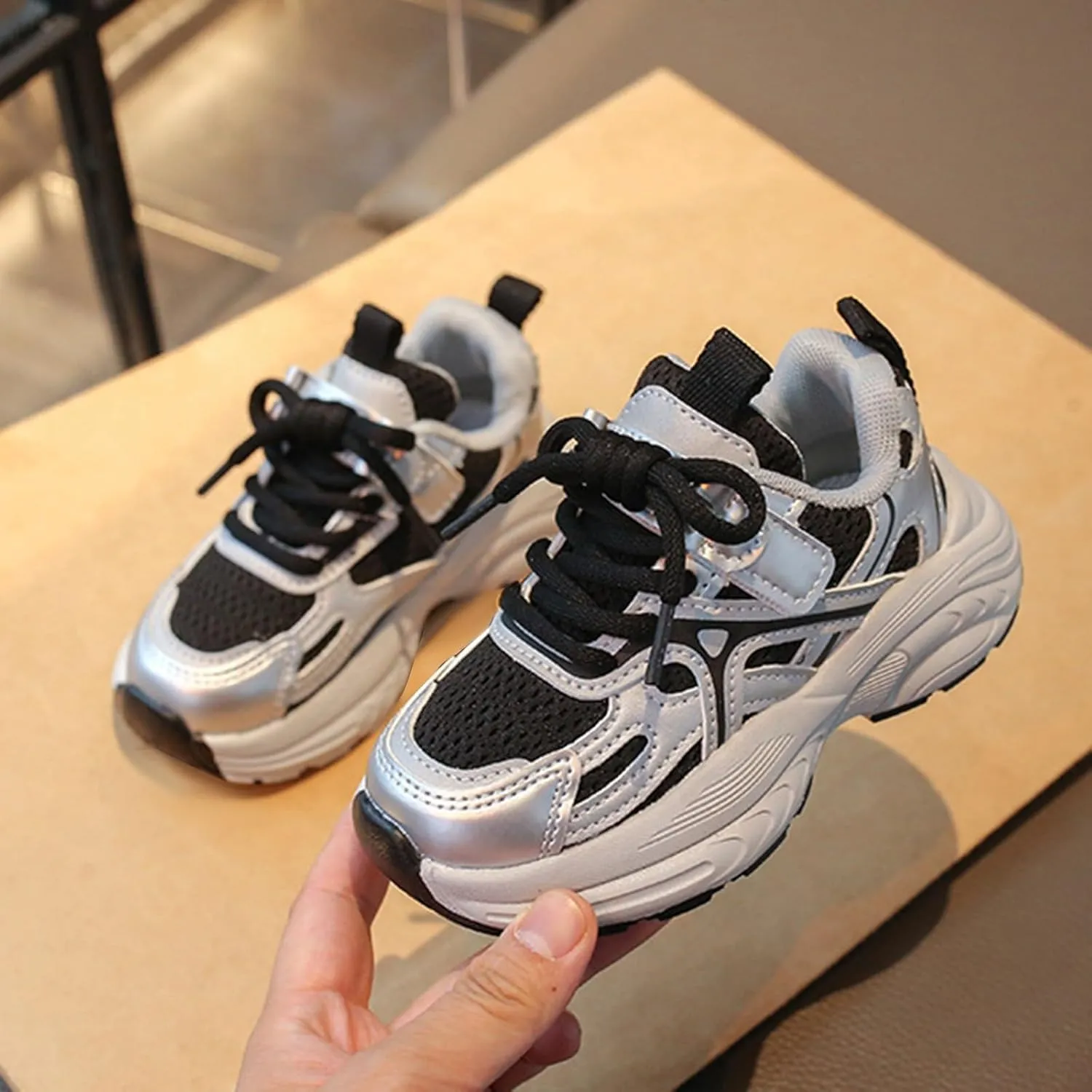 Boys Girls Mesh Sport Shoes Kids Sneakers Tennis Running Shoes Lace-Up Unisex Lightweight Breathable Walking Shoes