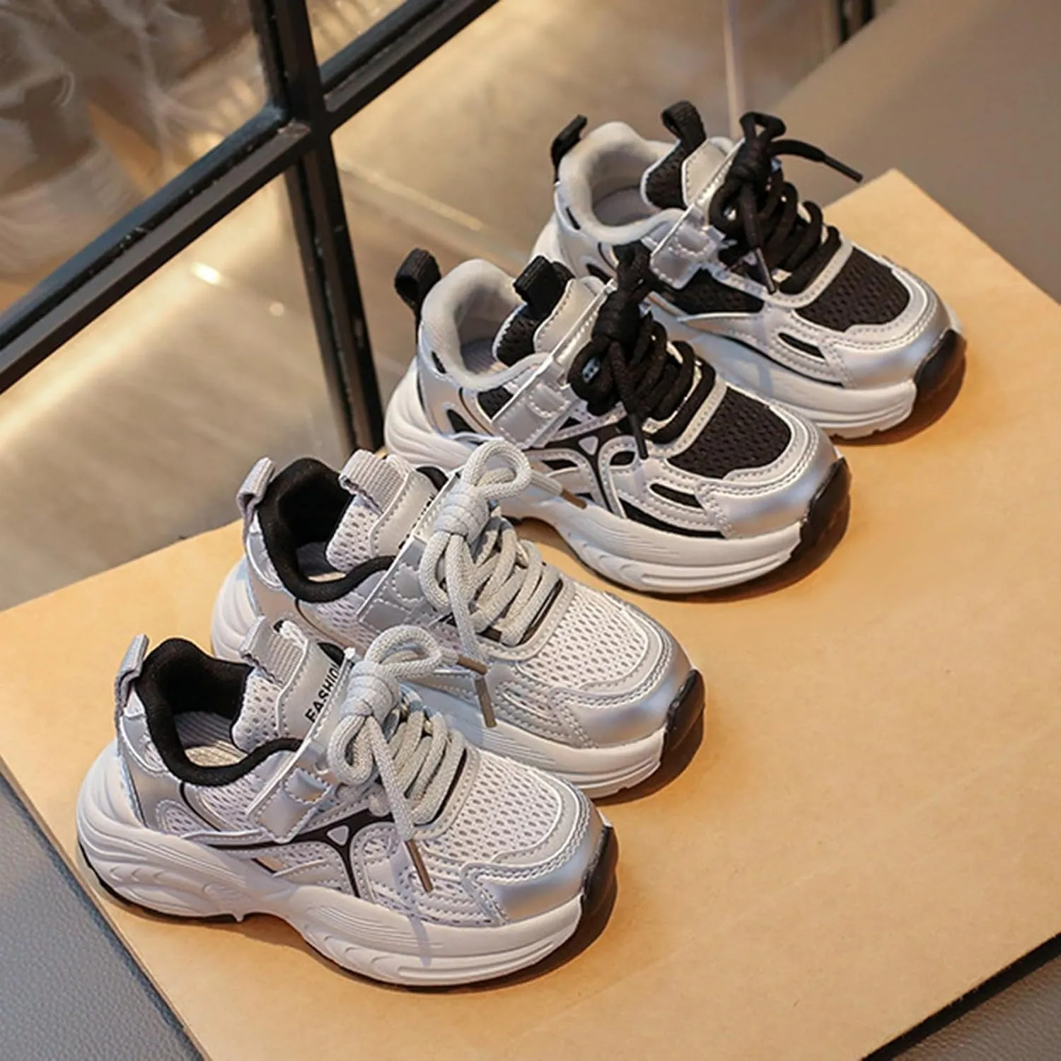 Boys Girls Mesh Sport Shoes Kids Sneakers Tennis Running Shoes Lace-Up Unisex Lightweight Breathable Walking Shoes