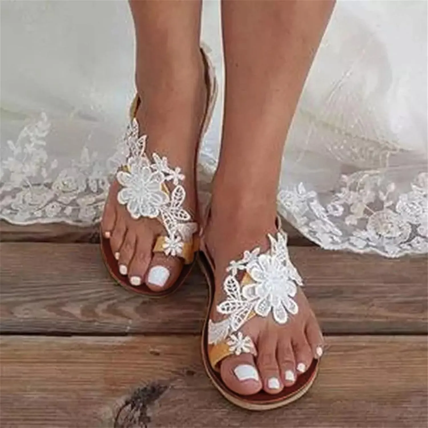 Fashion Women’s Pearl Floral Lace T-Strap Sandals Beach Clip-On Holiday Flats with Adjustable Buckle for Summer Beach