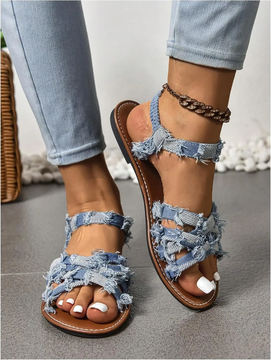 GORGLITTER Women's Leopard Strappy Flat Sandals Y2K Criss Cross Strap Open Toe Slingback Cheetah Slide Sandals
