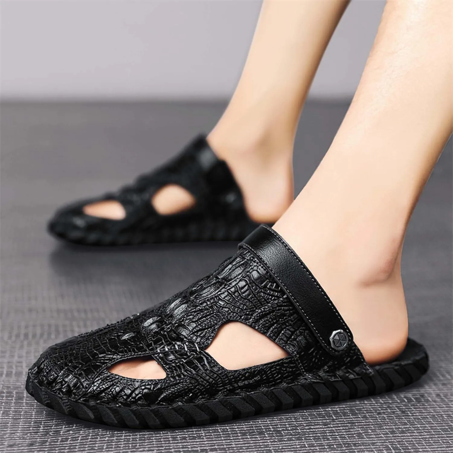 Hand sewn genuine leather breathable beach sandals for summer, lightweight casual slippers