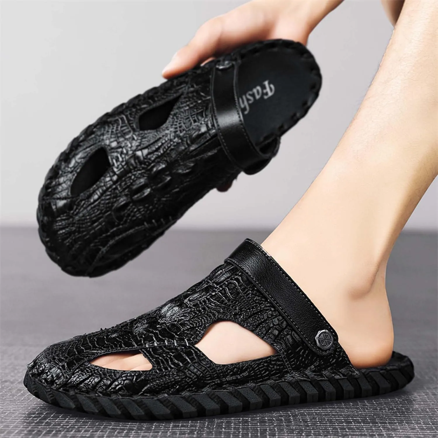 Hand sewn genuine leather breathable beach sandals for summer, lightweight casual slippers