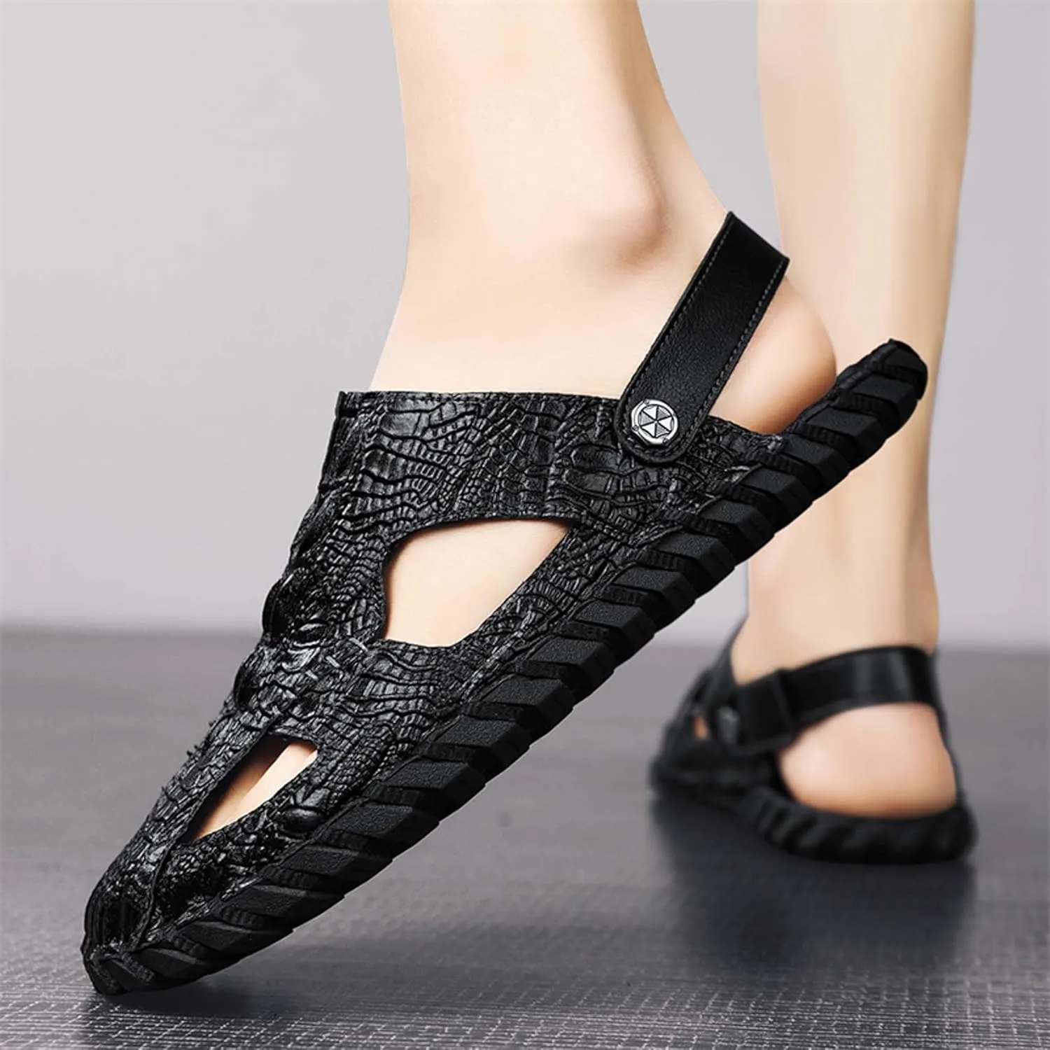 Hand sewn genuine leather breathable beach sandals for summer, lightweight casual slippers