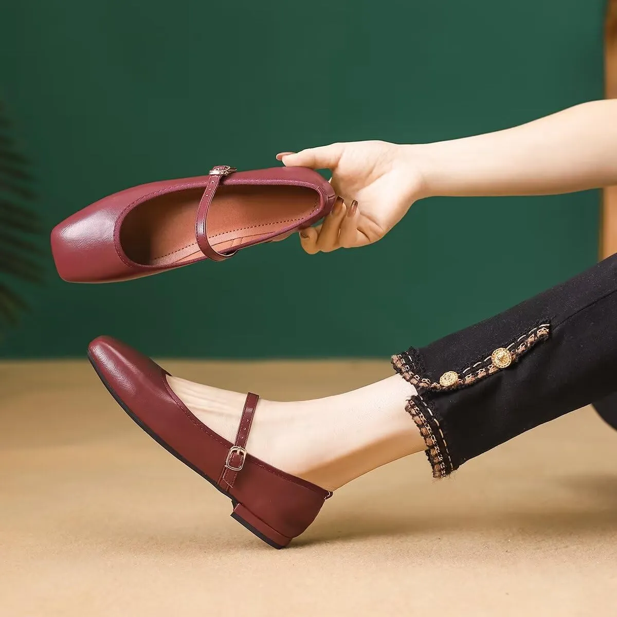 LUXINYU Mary Jane Flats for Women Dressy Retro Square Toe Ankle Strap Ballet Flats Comfortable Patent Leather Shoes