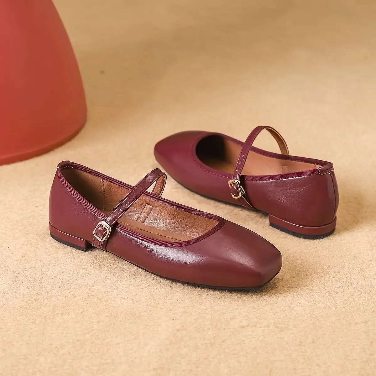 LUXINYU Mary Jane Flats for Women Dressy Retro Square Toe Ankle Strap Ballet Flats Comfortable Patent Leather Shoes