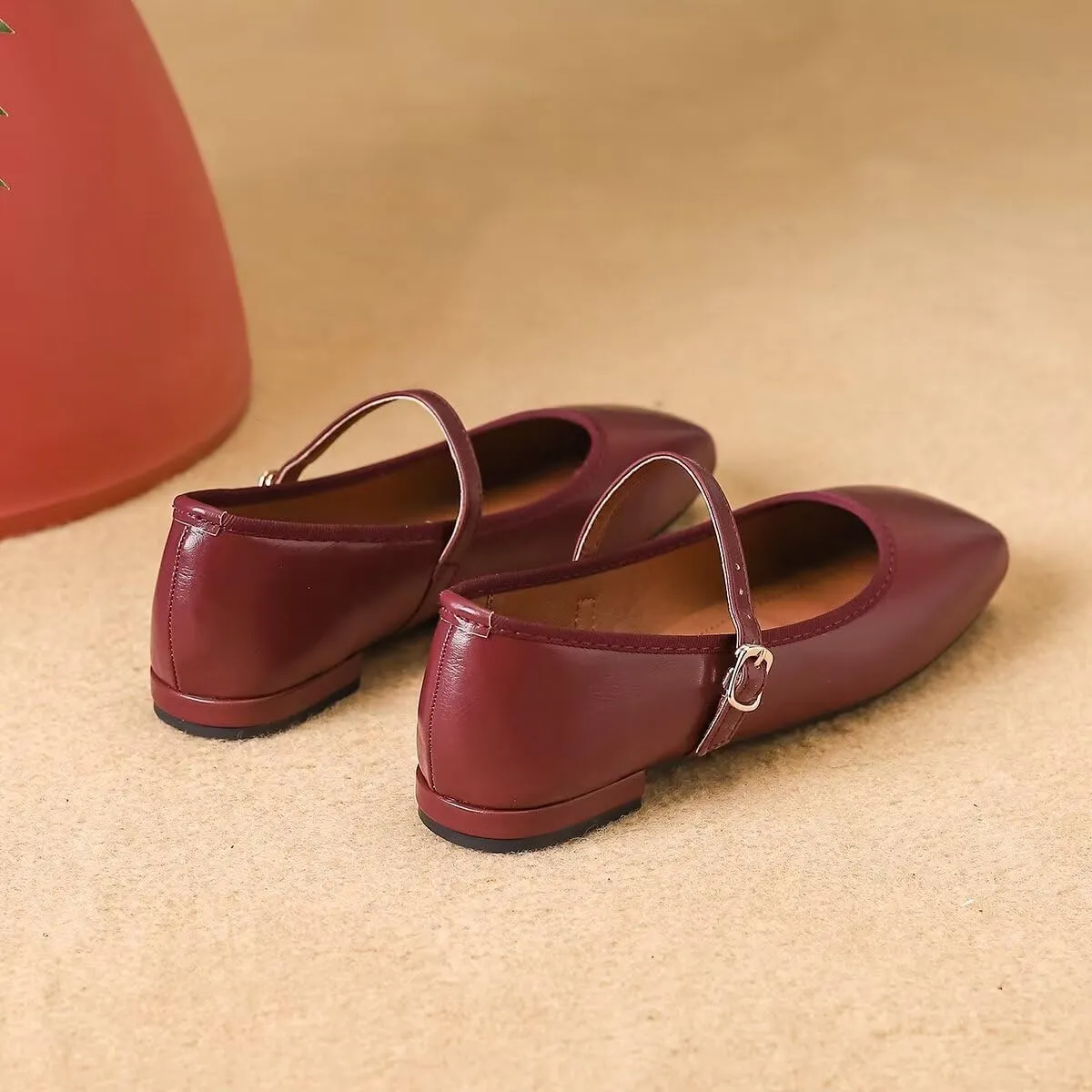 LUXINYU Mary Jane Flats for Women Dressy Retro Square Toe Ankle Strap Ballet Flats Comfortable Patent Leather Shoes