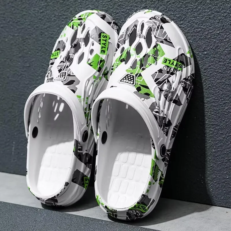 Men's Clog Shoes Slip-On Lightweight Waterproof Garden Sandals, Breathable Camouflage Indoor Outdoor Slippers with Adjustable Strap