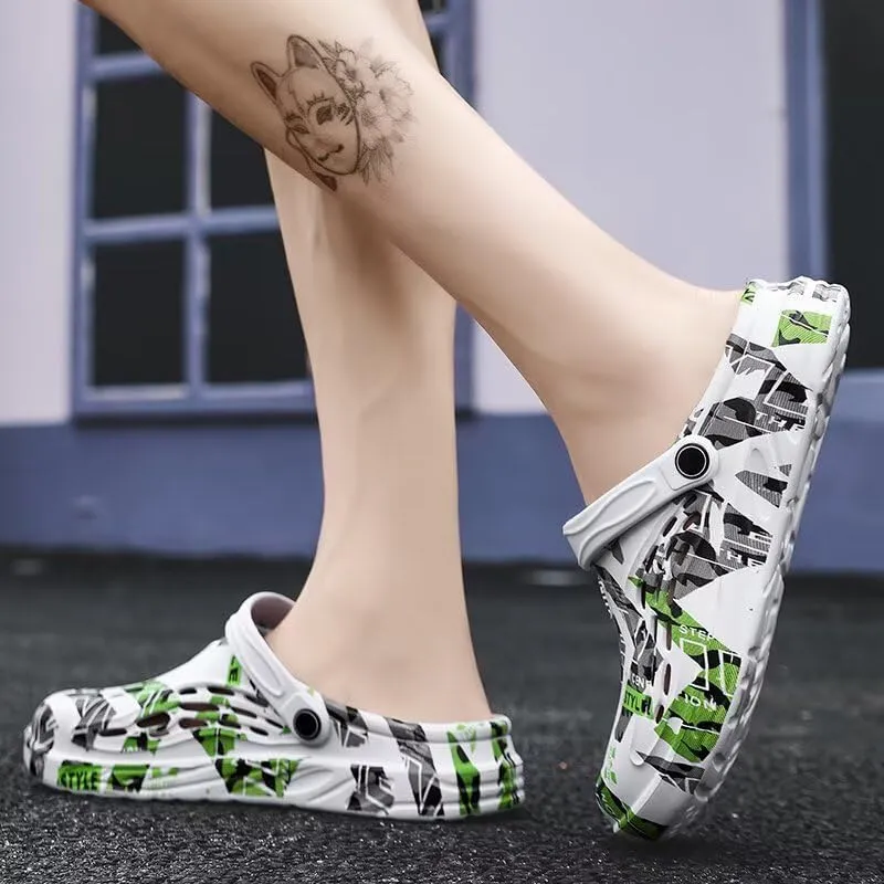 Men's Clog Shoes Slip-On Lightweight Waterproof Garden Sandals, Breathable Camouflage Indoor Outdoor Slippers with Adjustable Strap