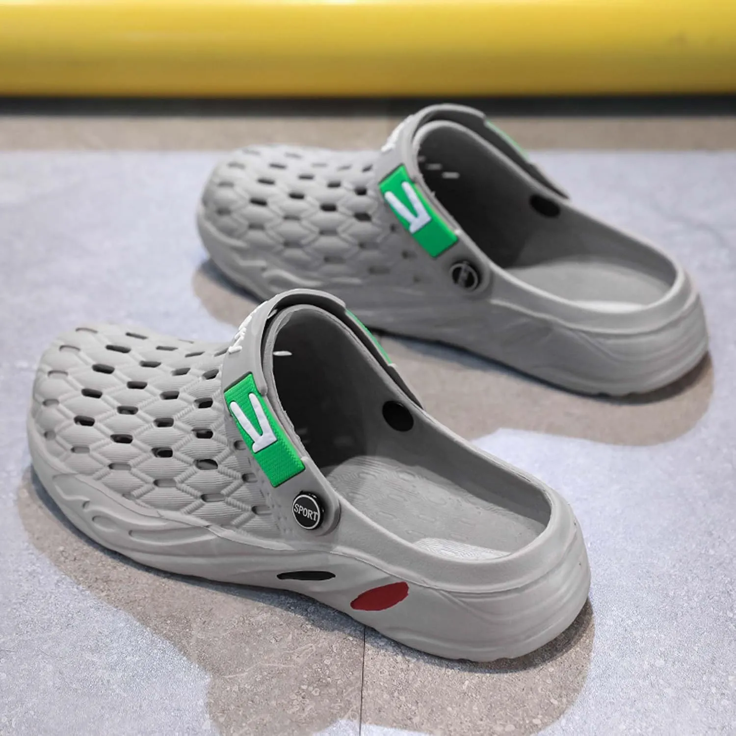 Men's fashion garden clogs, arch support, woven look design, EVA material, lightweight, durable, non-slip, beach shoes, gardening shoes, indoor and outdoor sandals.