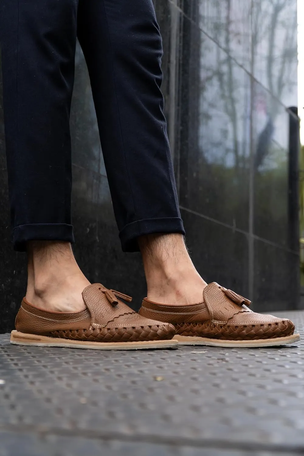 Mexico en la Piel Men’s Handmade Leather Huarache Sandals – Genuine Leather, Comfortable, Water-Resistant, Casual Slip-On Flats with 2 Tassels Design – Size 8US to 13US