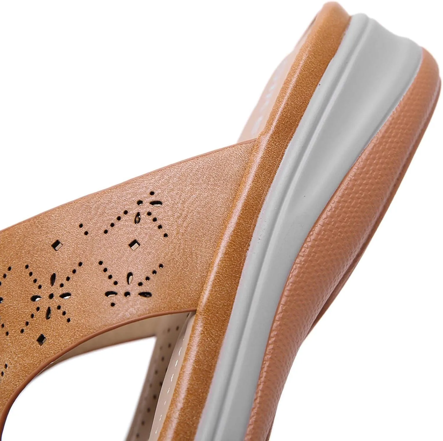 oiangi Flip Flop Sandals for Women Wedge Summer Casual Thong Straps Clip Toe Slipper Metal Decor Slip-on Slides Lightweight Comfy Hollow Ladies Shoes