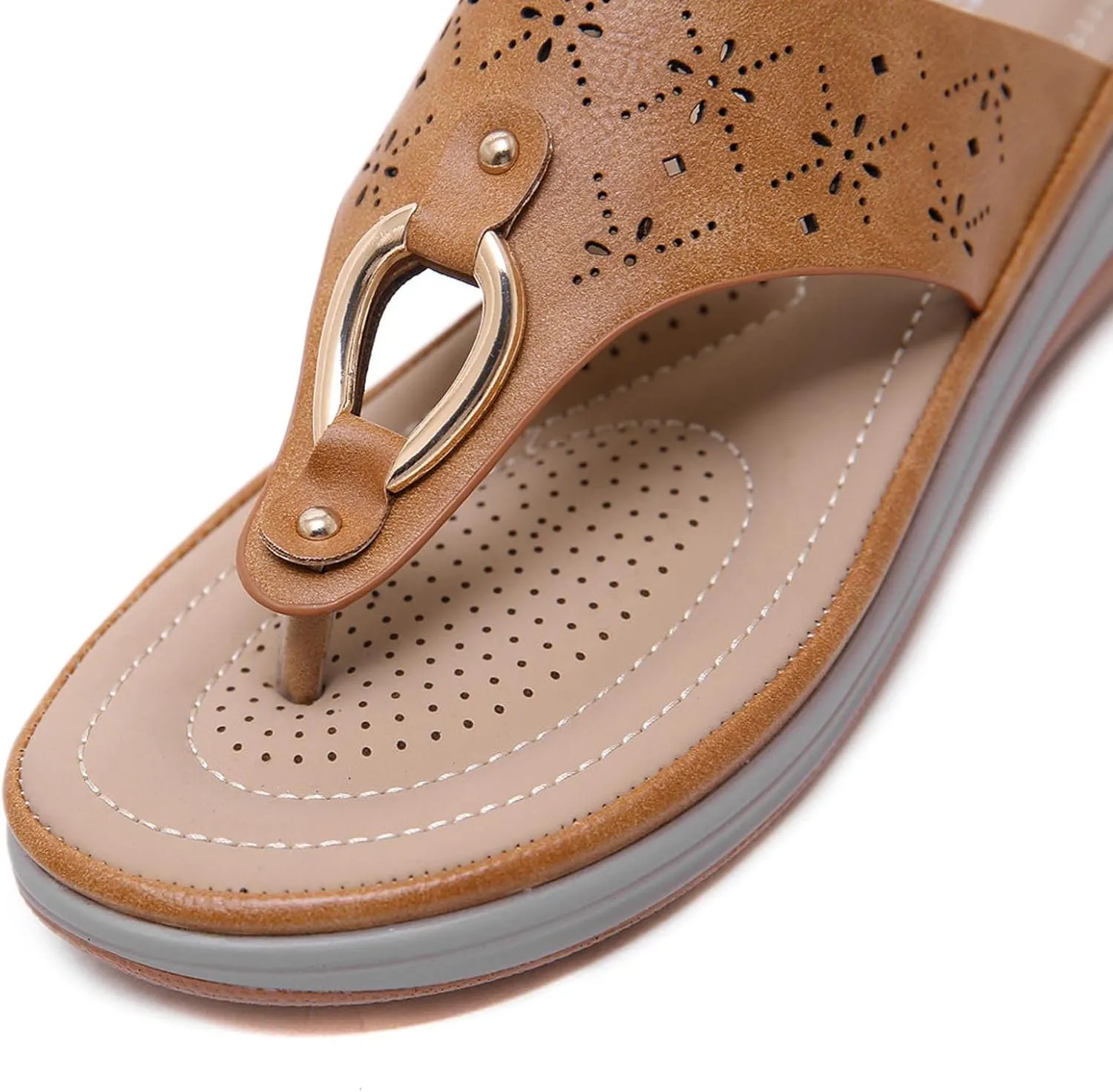 oiangi Flip Flop Sandals for Women Wedge Summer Casual Thong Straps Clip Toe Slipper Metal Decor Slip-on Slides Lightweight Comfy Hollow Ladies Shoes