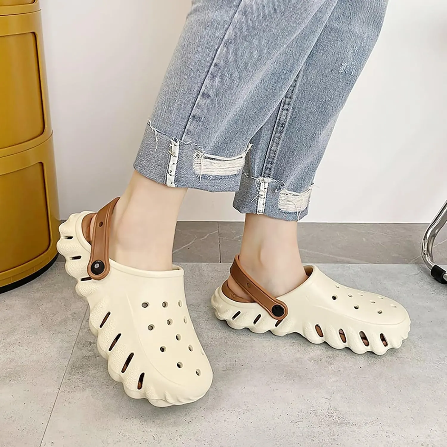 Solaud Women Men Comfortable Clogs Shoes Soft Breathable Non-Slip Unisex Garden Outdoor Beach Clog Sandals