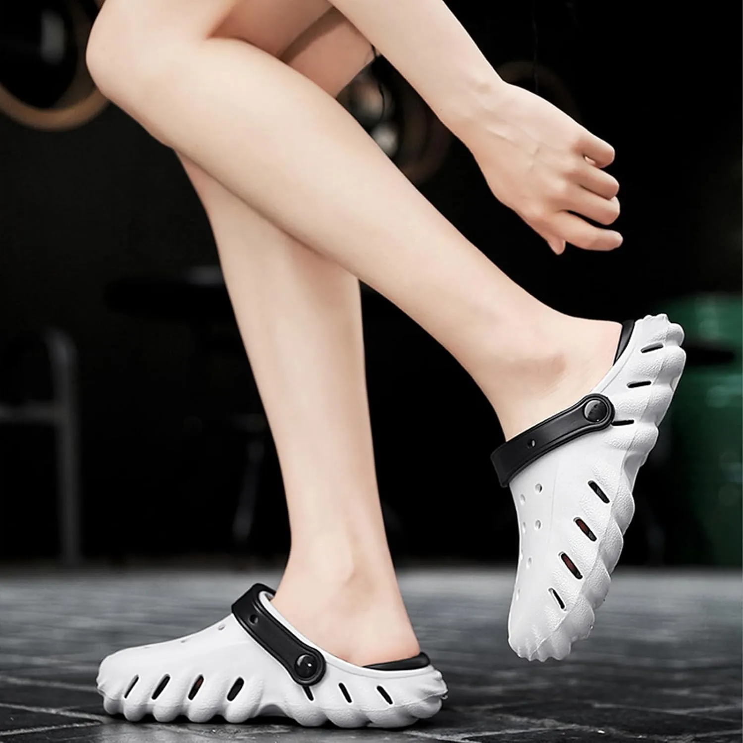 Solaud Women Men Comfortable Clogs Shoes Soft Breathable Non-Slip Unisex Garden Outdoor Beach Clog Sandals