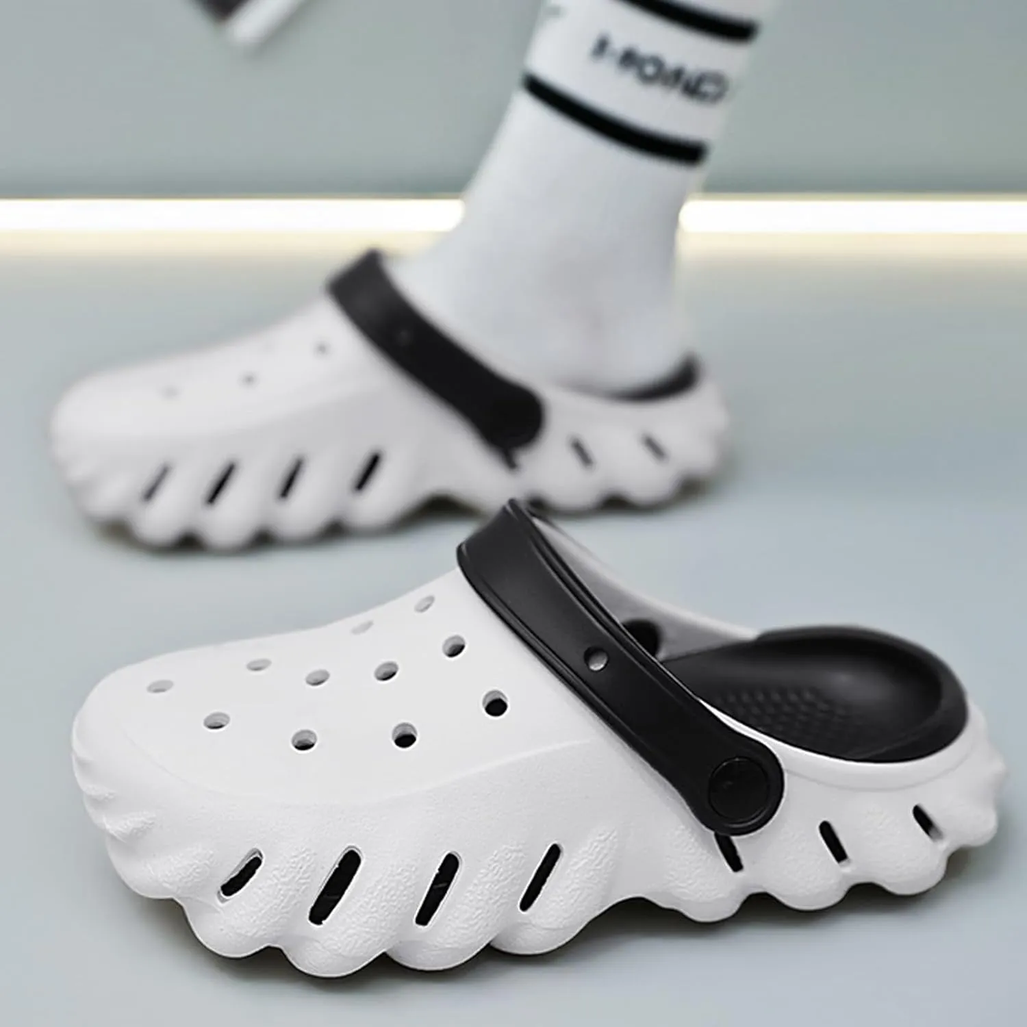 Solaud Women Men Comfortable Clogs Shoes Soft Breathable Non-Slip Unisex Garden Outdoor Beach Clog Sandals