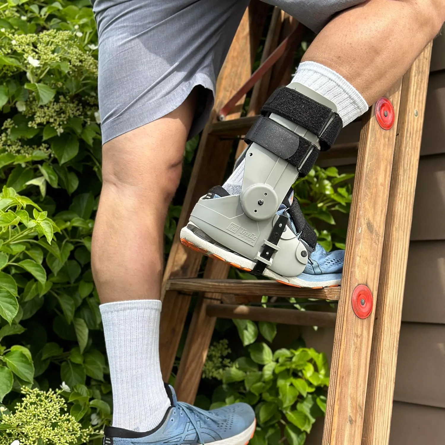 TayCo Over-the-Shoe RecoverX Ankle Brace, Alternative to Walking Boot and other AFOs, Adjustable External Ankle Support Brace, Unisex, Comfortable, Stable, Improve Gait and Balance (Medium, Right)