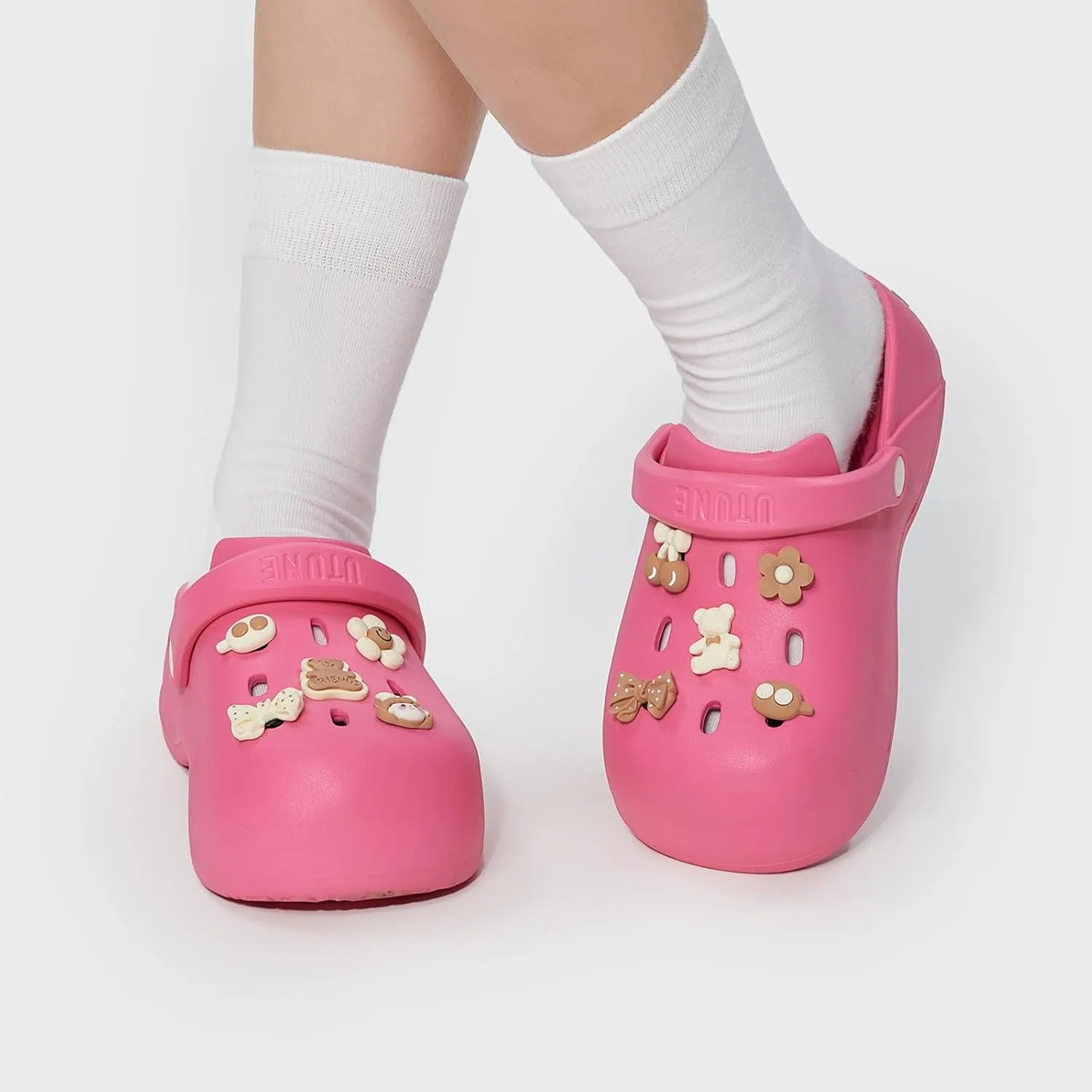 utune Women Platform Clogs with Strap Cute Summer Garden Shoes Ladies Beach Pool Sandals Thick Sole House Slippers Lightweight Non Slip