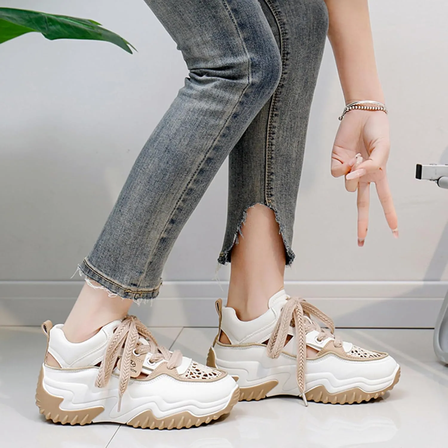 Women's Leather Hollow Increasing Platform Casual Sneakers Lace Up Non-Slip Shock Absorbing Heighten Hiking Shoes Summer Fashion Round Toe Breathable Dad Shoes